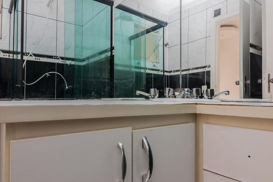 Suíte de apartamento à venda com 3 quartos, 75m² em Vila Rosália, Guarulhos