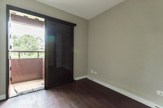 Suíte de apartamento para alugar com 2 quartos, 98m² em Jardim Londrina, São Paulo