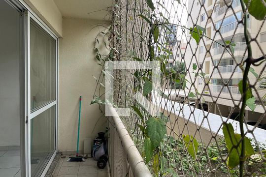 Varanda de kitnet/studio para alugar com 1 quarto, 54m² em Barra Funda, São Paulo