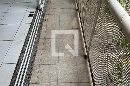 Varanda de kitnet/studio para alugar com 1 quarto, 54m² em Barra Funda, São Paulo
