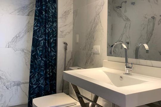 Banheiro da Suíte de apartamento para alugar com 1 quarto, 50m² em Higienópolis, São Paulo