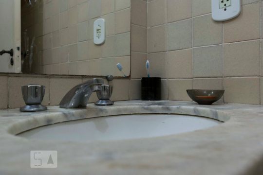 2o. Andar - Banheiro social (Torneira) de casa para alugar com 4 quartos, 190m² em Vila Mariana, São Paulo