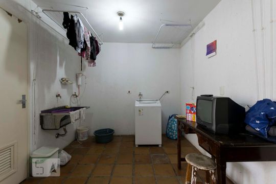 Subsolo - Lavanderia de casa para alugar com 4 quartos, 190m² em Vila Mariana, São Paulo