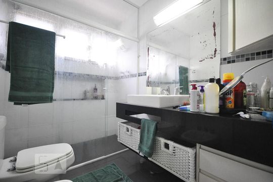 banheiro suíte de apartamento à venda com 3 quartos, 200m² em Paraisópolis, São Paulo