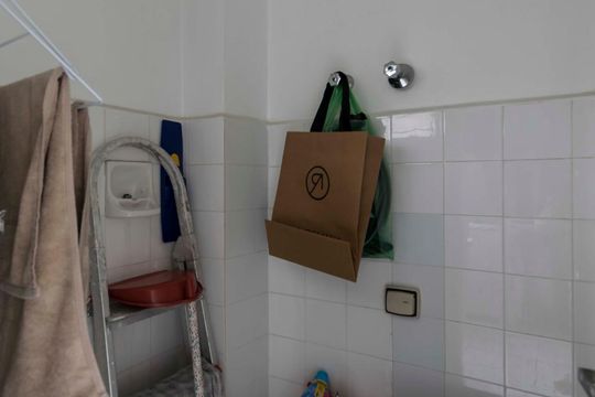 Banheiro de serviço de apartamento para alugar com 2 quartos, 70m² em Vila Mariana, São Paulo