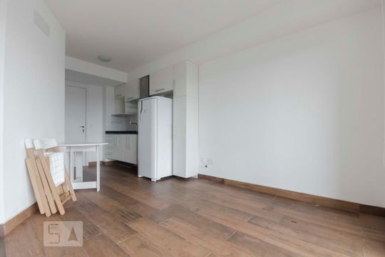 Quarto / sala de kitnet/studio à venda com 1 quarto, 30m² em Santana, São Paulo
