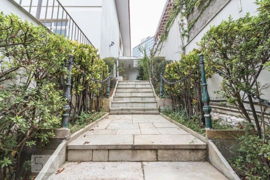Entrada da casa de casa à venda com 4 quartos, 478m² em Pacaembu, São Paulo