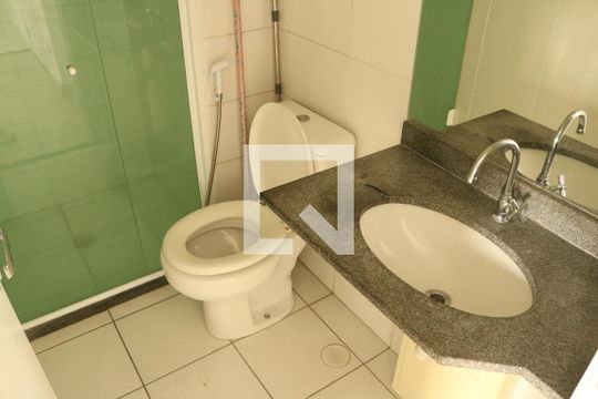 Banheiro de apartamento para alugar com 1 quarto, 31m² em Água Branca, São Paulo