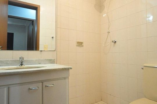 banheiro de apartamento à venda com 3 quartos, 65m² em Vila Progredior, São Paulo