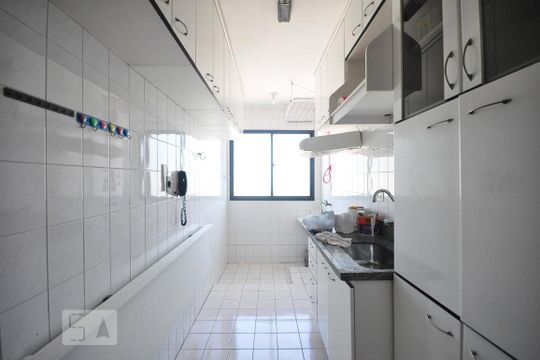 cozinha de apartamento à venda com 3 quartos, 65m² em Vila Progredior, São Paulo