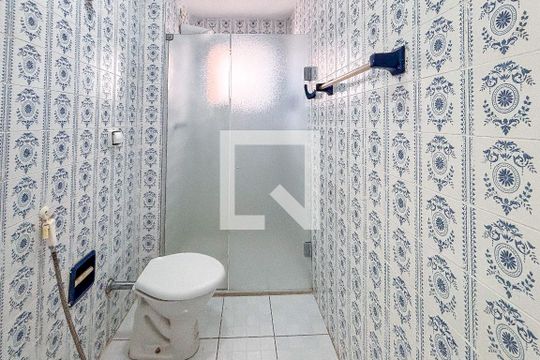 Banheiro social de apartamento à venda com 2 quartos, 80m² em Jardim Paulista, São Paulo
