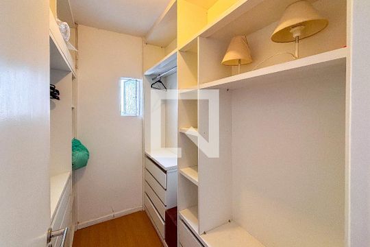 Suíte de apartamento à venda com 2 quartos, 80m² em Jardim Paulista, São Paulo