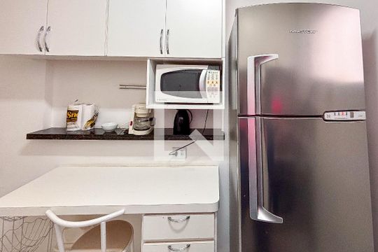 Cozinha e Área de Serviço de apartamento à venda com 2 quartos, 80m² em Jardim Paulista, São Paulo