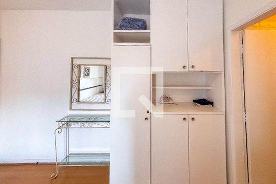 Suíte de apartamento à venda com 2 quartos, 80m² em Jardim Paulista, São Paulo