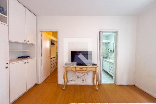Suíte de apartamento à venda com 2 quartos, 80m² em Jardim Paulista, São Paulo
