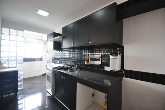 cozinha de apartamento à venda com 2 quartos, 70m² em Real Parque, São Paulo