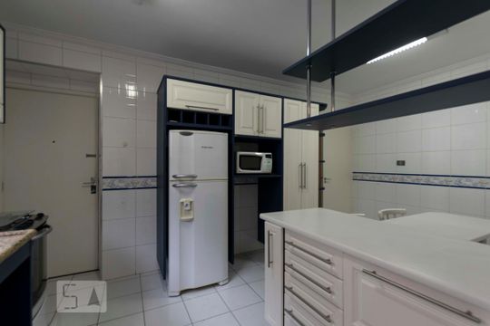 Cozinha de apartamento para alugar com 3 quartos, 133m² em Paraíso, São Paulo
