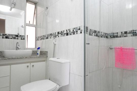 banheiro de apartamento à venda com 3 quartos, 70m² em Jardim Londrina, São Paulo