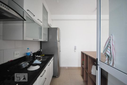 cozinha de apartamento para alugar com 2 quartos, 47m² em Vila Andrade, São Paulo