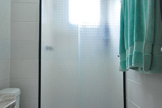 detalhe do banheiro de apartamento para alugar com 2 quartos, 47m² em Vila Andrade, São Paulo