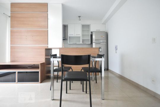mesa de jantar de apartamento para alugar com 2 quartos, 47m² em Vila Andrade, São Paulo