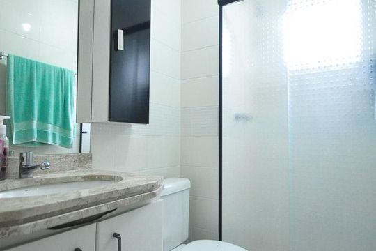 banheiro de apartamento para alugar com 2 quartos, 47m² em Vila Andrade, São Paulo