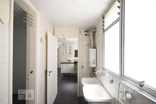 Área de serviço de apartamento para alugar com 3 quartos, 160m² em Jardim Ampliação, São Paulo