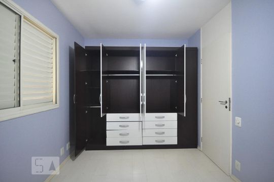 armário da suíte  de apartamento para alugar com 2 quartos, 72m² em Jardim Ampliação, São Paulo