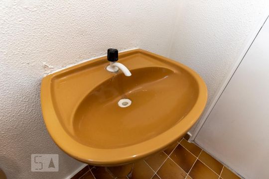 Banheiro de apartamento à venda com 2 quartos, 56m² em Vila Monumento, São Paulo