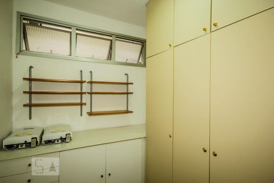 Quarto de Serviço de apartamento à venda com 3 quartos, 157m² em Copacabana, Rio de Janeiro