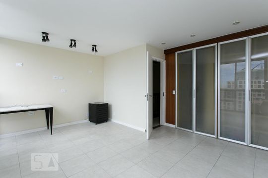 SUÍTE de apartamento para alugar com 4 quartos, 193m² em Barra da Tijuca, Rio de Janeiro