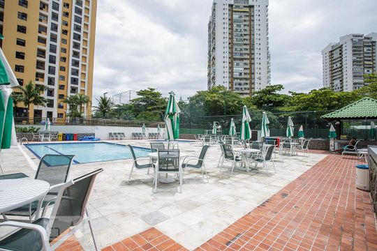 PISCINA de apartamento para alugar com 4 quartos, 193m² em Barra da Tijuca, Rio de Janeiro