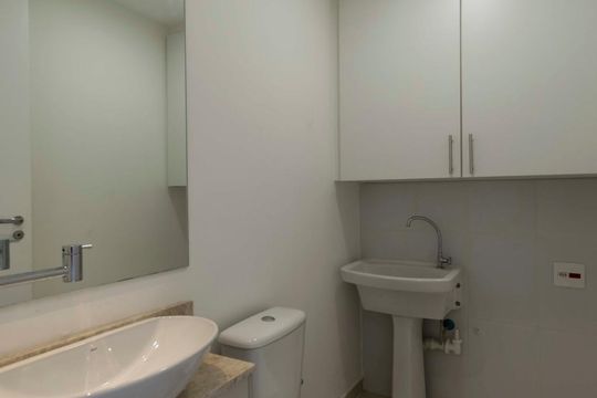 Banheiro 2 e Lavanderia de kitnet/studio para alugar com 1 quarto, 42m² em Paraíso, São Paulo