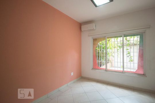 Casa à venda com 3 quartos, 194m² em Santo Amaro, São Paulo