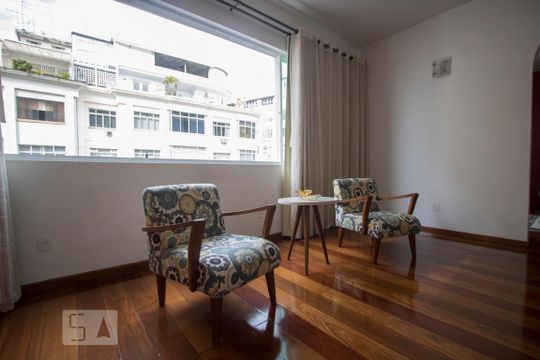 Sala de apartamento para alugar com 3 quartos, 140m² em Copacabana, Rio de Janeiro