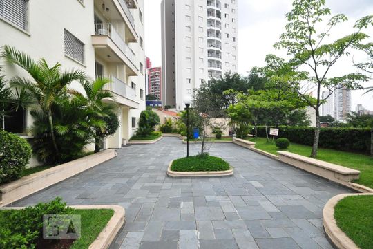 jardim de apartamento para alugar com 2 quartos, 80m² em Vila Alexandria, São Paulo