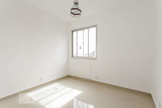 QUARTO de apartamento para alugar com 2 quartos, 52m² em Barra da Tijuca, Rio de Janeiro
