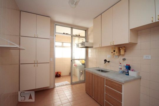 Cozinha de apartamento para alugar com 2 quartos, 56m² em Vila Gomes Cardim, São Paulo