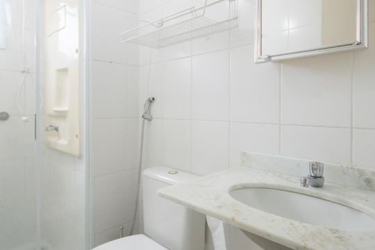 Banheiro de apartamento à venda com 2 quartos, 47m² em Vila Parque Jabaquara, São Paulo