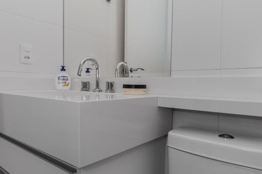 Banheiro de apartamento à venda com 1 quarto, 40m² em Várzea da Barra Funda, São Paulo