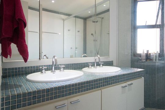 Banheiro de apartamento à venda com 4 quartos, 348m² em Campo Belo, São Paulo