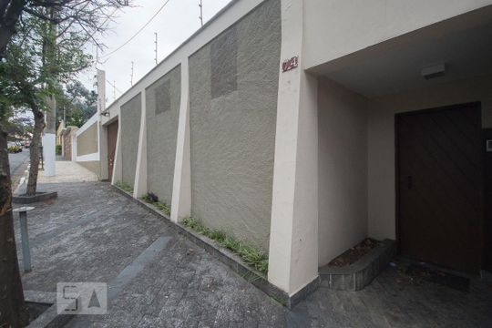 Fachada de casa à venda com 5 quartos, 300m² em Jardim da Saúde, São Paulo