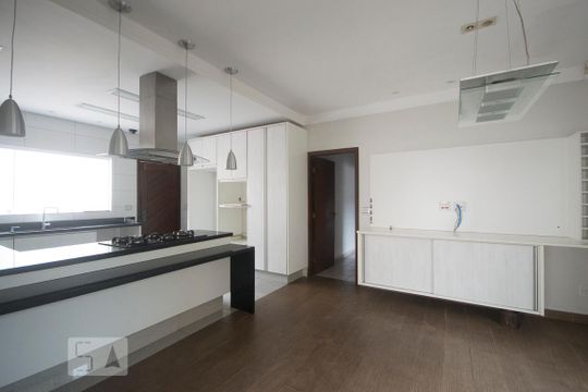 Cozinha de casa à venda com 5 quartos, 300m² em Jardim da Saúde, São Paulo