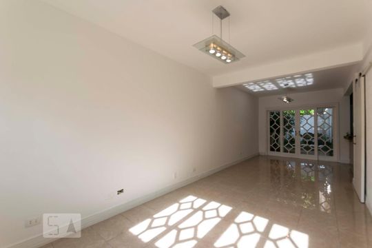 1o. Andar - Sala de casa à venda com 2 quartos, 140m² em Cambuci, São Paulo