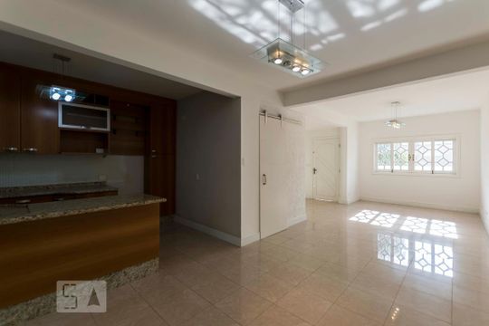Casa à venda com 2 quartos, 140m² em Cambuci, São Paulo