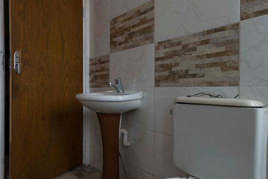 Banheiro de kitnet/studio para alugar com 1 quarto, 35m² em Vila Mariana, São Paulo