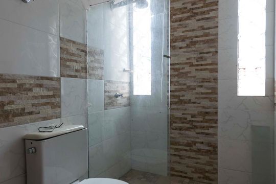 Banheiro de kitnet/studio para alugar com 1 quarto, 35m² em Vila Mariana, São Paulo