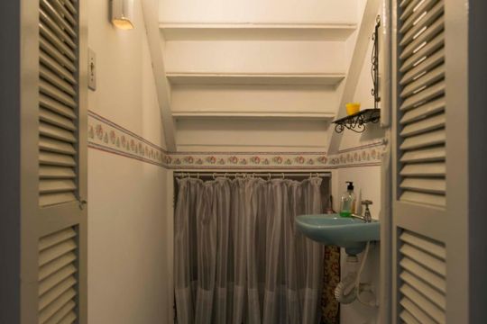 1o. Andar - Lavabo de casa para alugar com 4 quartos, 180m² em Vila Mariana, São Paulo