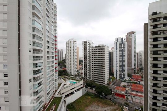 Vista de kitnet/studio para alugar com 1 quarto, 40m² em Vila Regente Feijó, São Paulo