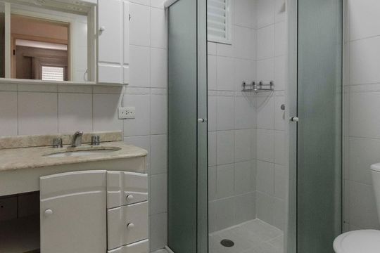 Banheiro de apartamento à venda com 3 quartos, 60m² em Jardim das Laranjeiras, São Paulo